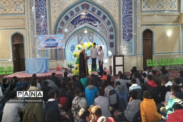 محفل بندگی و عبادت دانش‌آموزان شهرستان تفرش
