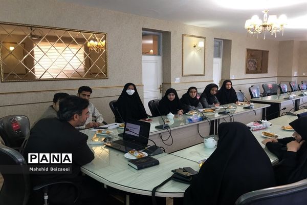 اولین جلسه هیئت رئیسه شورای دانش‌آموزی ناحیه ۵