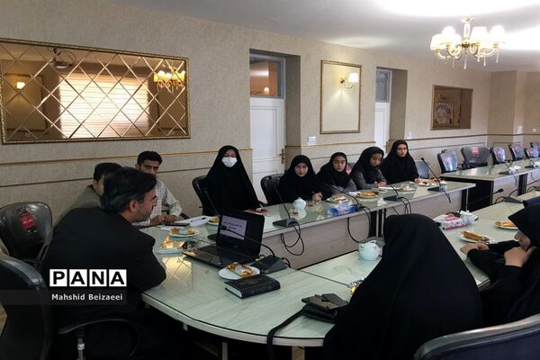 اولین جلسه هیئت رئیسه شورای دانش‌آموزی ناحیه ۵