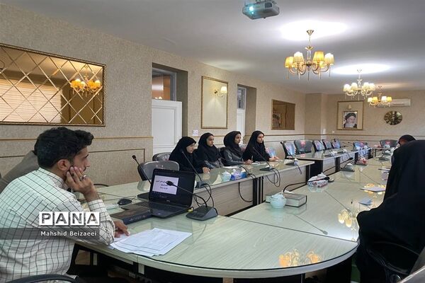 اولین جلسه هیئت رئیسه شورای دانش‌آموزی ناحیه ۵