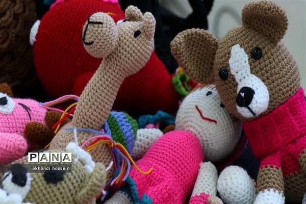 نمایشگاه صنایع دستی و غذای آموزشگاه میرمحمدی شهرستان میبد