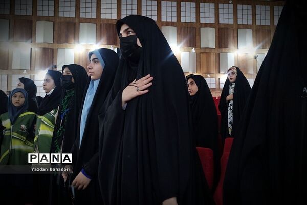 بازدید اعضای مجلس دانش‌آموزی از صدا و سیما