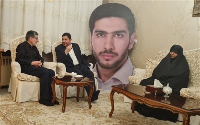 صبوری و ایثار خانواده‌های شهدای مدافع حرم اجری عظیم دارد