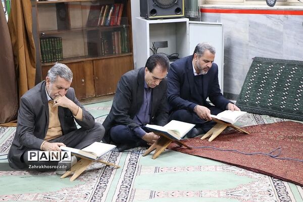 محفل انس با قران کریم و تقدیر از برگزیدگان مسابقات قرآنی‌ در ناحیه 2 شهرری