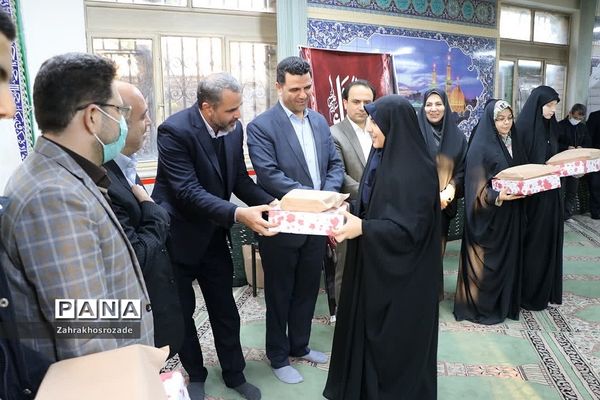 محفل انس با قران کریم و تقدیر از برگزیدگان مسابقات قرآنی‌ در ناحیه 2 شهرری