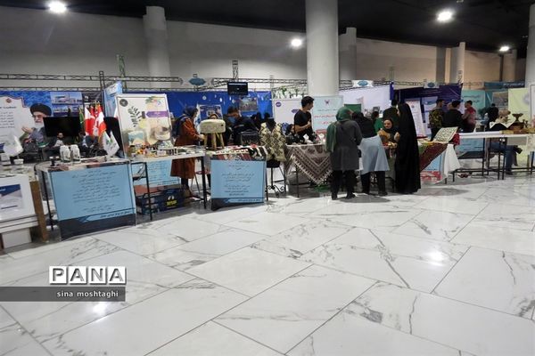 نمایشگاه صنایع دستی و اختراعات در مجتمع طلای سفید شهرستان بجنورد