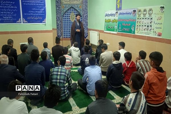 محفل انس با قرآن در مدارس شهرستان بام و صفی‌آباد