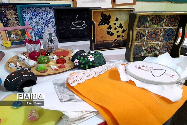 بازدید معاون متوسطه اول اموزش و پرورش ناحیه سه از دبیرستان حضرت زینب (س)