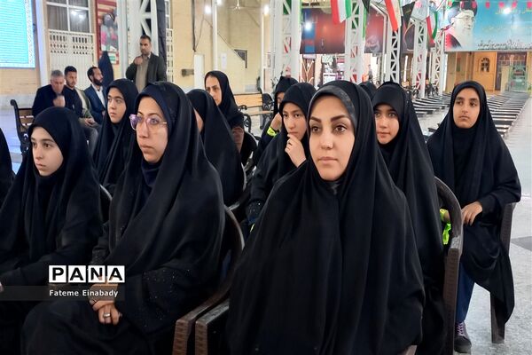 گلباران مزار شهدا به‌مناسبت گرامیداشت هفته مدارس و مراکز غیر دولتی  در شهرستان ملارد