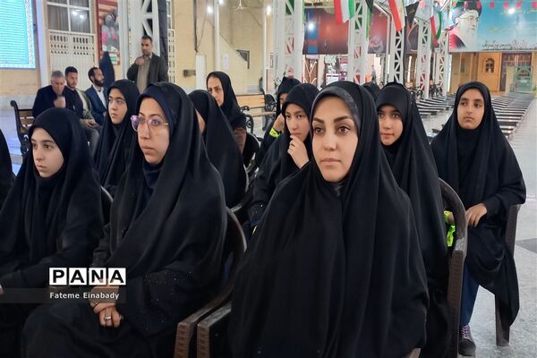 گلباران مزار شهدا به‌مناسبت گرامیداشت هفته مدارس و مراکز غیر دولتی  در شهرستان ملارد