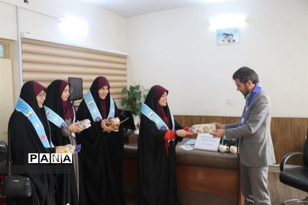 نشست هم‌اندیشی مجلس دانش‌آموزی خراسان رضوی