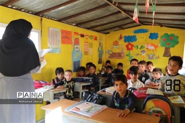 بازدید معاون آموزش ابتدایی وزارت آموزش و پرورش از مدارس عشایری خوزستان