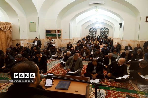 قرائت دعای پرفیض کمیل در آرامگاه شهید مدرس