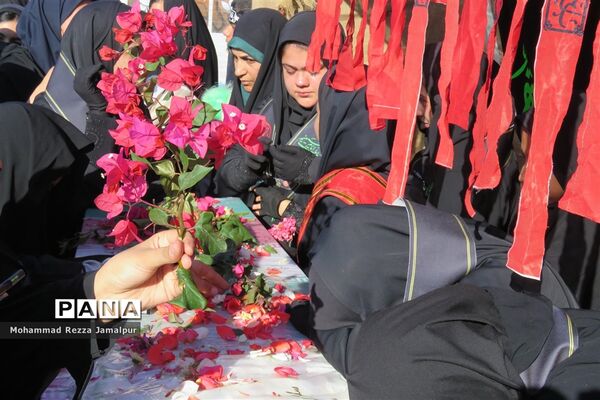 حضور پرشور دانش‌آموزان و فرهنگیان ششده و قره بلاغ در تشییع شهید گمنام