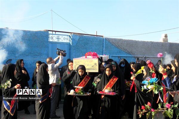 حضور پرشور دانش‌آموزان و فرهنگیان ششده و قره بلاغ در تشییع شهید گمنام