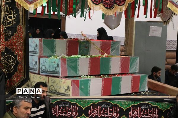 محفل دعا و نیایش در جوار پیکرهای مطهر 8 شهید گمنام دفاع مقدس