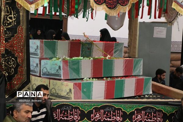 محفل دعا و نیایش در جوار پیکرهای مطهر 8 شهید گمنام دفاع مقدس