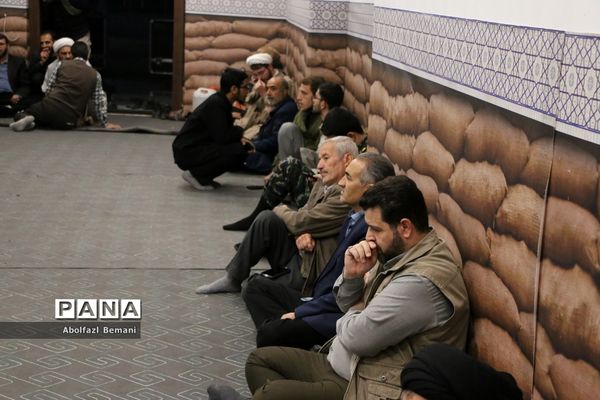 محفل دعا و نیایش در جوار پیکرهای مطهر 8 شهید گمنام دفاع مقدس