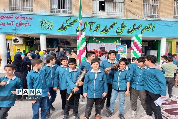 اجرای ورزش زورخانه ای(طرح شهید طوقانی) در دبستان شهید نهایی ۲ بهبهان