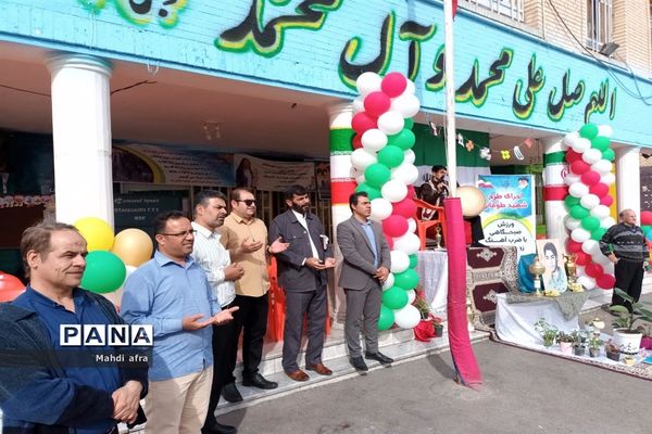 اجرای ورزش زورخانه ای(طرح شهید طوقانی) در دبستان شهید نهایی ۲ بهبهان