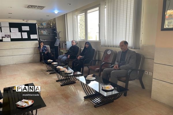 یادواره شهدا در دبیرستان متوسطه دوره ی دوم شاهد صارمیه 6