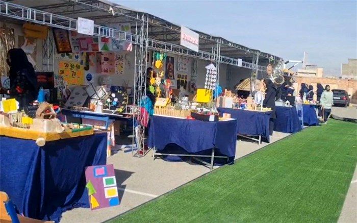 نمایشگاه دستاوردهای دانش‌آموزان دبیرستان فرزانگان هیأت امنایی شهرستان ملارد/ فیلم