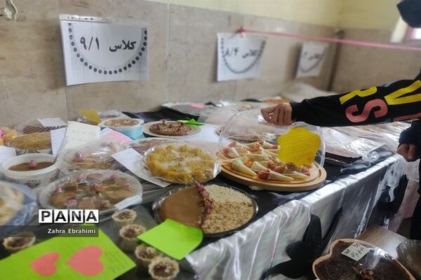 نذورات دهه دوم فاطمیه(س) در دبیرستان عطیه۲ شهرستان ملارد