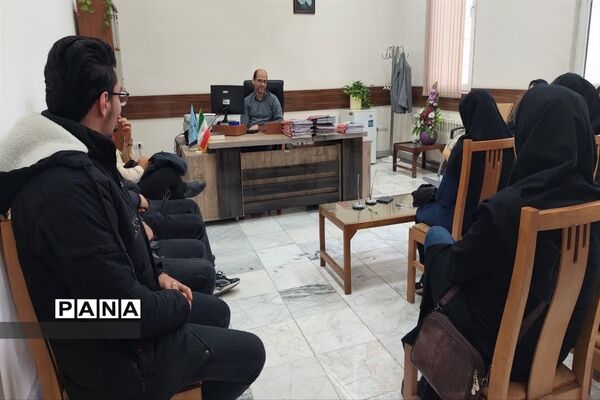 نشست صمیمی دانشجویان با دادستان عمومی و انقلاب  مرکز استان خراسان شمالی