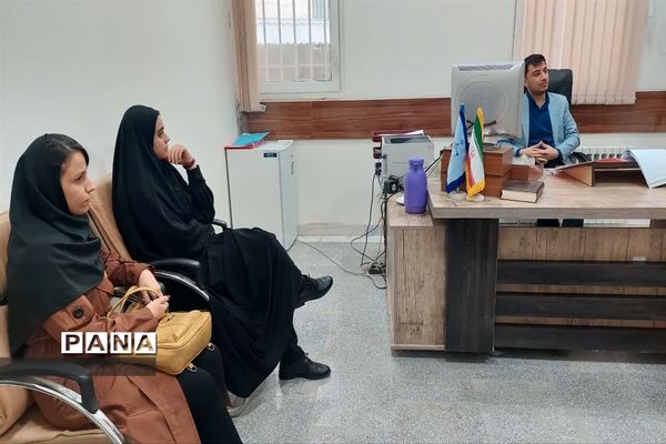 نشست صمیمی دانشجویان با دادستان عمومی و انقلاب  مرکز استان خراسان شمالی