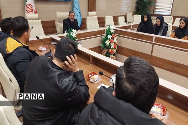 نشست صمیمی دانشجویان با دادستان عمومی و انقلاب  مرکز استان خراسان شمالی