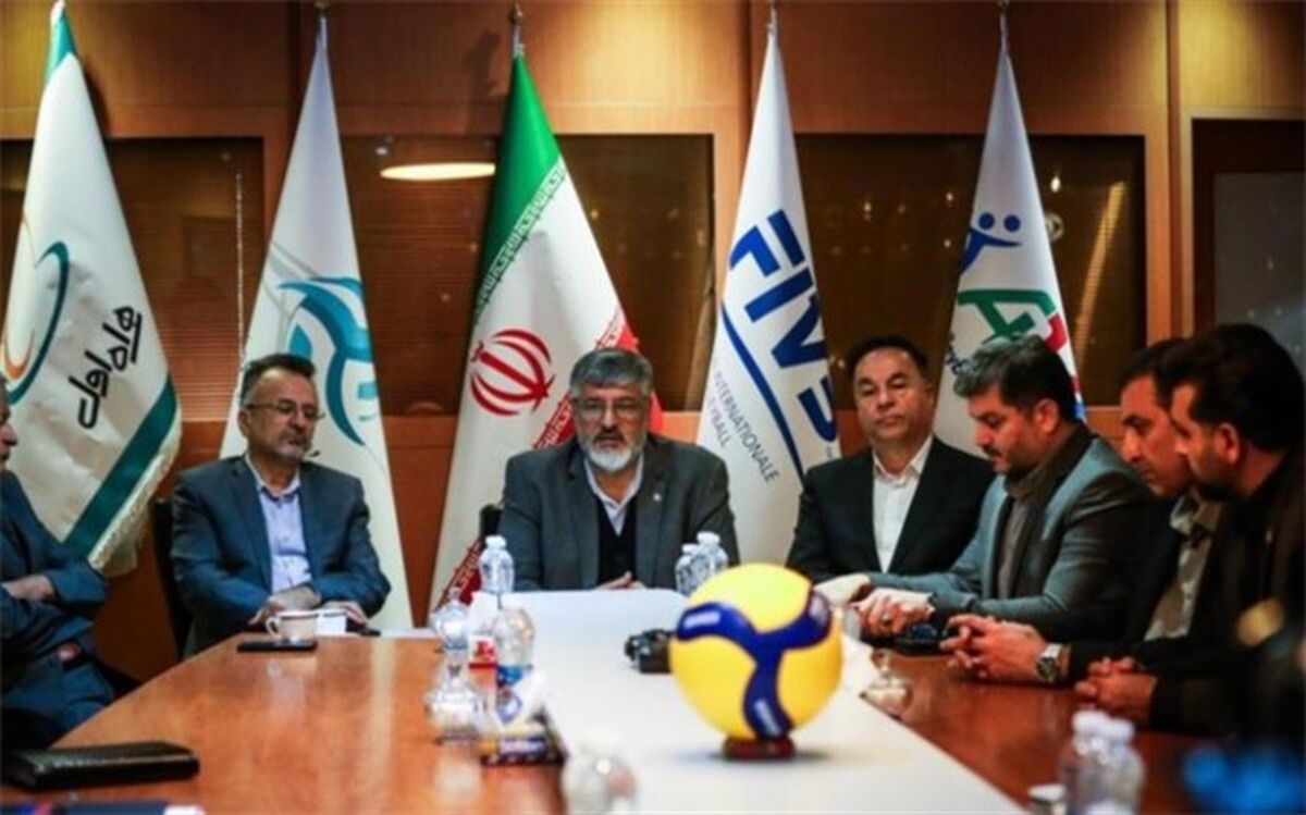 پولادگر: داورزنی از قطار والیبال پیاده نخواهد شد