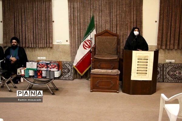 مراسم تجلیل از دانشجویان رتبه برتر کنکور سراسری در دفتر امام جمعه بخش رودهن
