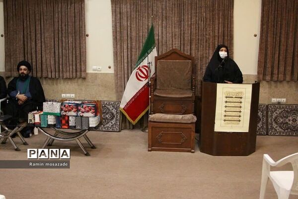 مراسم تجلیل از دانشجویان رتبه برتر کنکور سراسری در دفتر امام جمعه بخش رودهن
