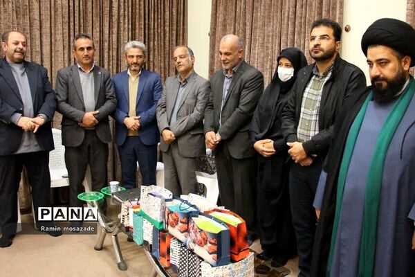 مراسم تجلیل از دانشجویان رتبه برتر کنکور سراسری در دفتر امام جمعه بخش رودهن