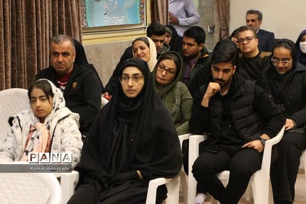 مراسم تجلیل از دانشجویان رتبه برتر کنکور سراسری در دفتر امام جمعه بخش رودهن