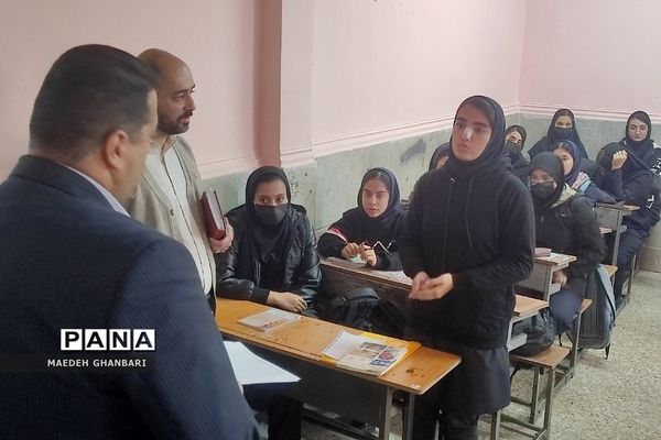 بازدید از هنرستان کار و دانش پروین اعتصامی شهرستان پردیس در جهت رفع مشکلات  بنای مدرسه