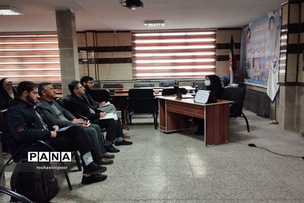 برگزاری  کارگاه توانمندسازی دبیران درس تفکر و سبک زندگی در شهرستان فیروزکوه