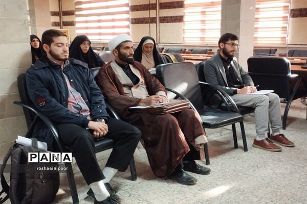 برگزاری  کارگاه توانمندسازی دبیران درس تفکر و سبک زندگی در شهرستان فیروزکوه