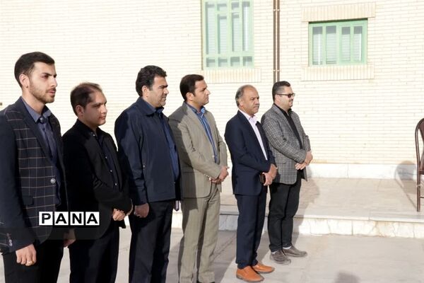 نواختن زنگ پژوهش در مهریز