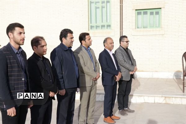 نواختن زنگ پژوهش در مهریز