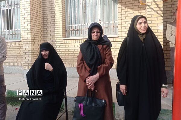 مراسم استقبال از پیکر شهید گمنام درمدرسه پسرانه خورسندیان(۲)