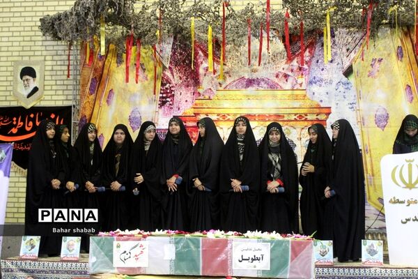 دانش‌آموزان بوشهری با شهید گمنام وداع کردند