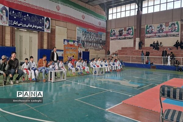 مسابقات کاراته در باشگاه ورزشی ایثار اندیشه