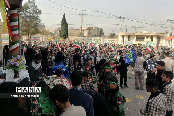 تشییع شهید گمنام در دبستان غنچه ها ولایت 2 ناحیه 3 شیراز