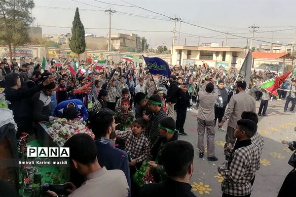 تشییع شهید گمنام در دبستان غنچه ها ولایت 2 ناحیه 3 شیراز