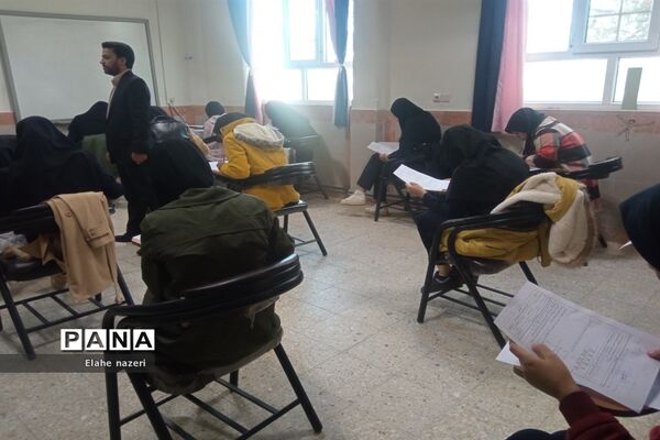 اجرای آزمون پایش در مدرسه نمونه شهید نصرتی خلیل آباد