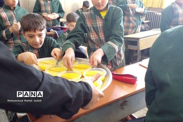 پخش نذری به‌مناسبت شهادت حضرت زهرا (س)