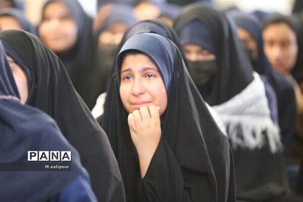 استقبال دانش‌آموزان از شهدای گمنام