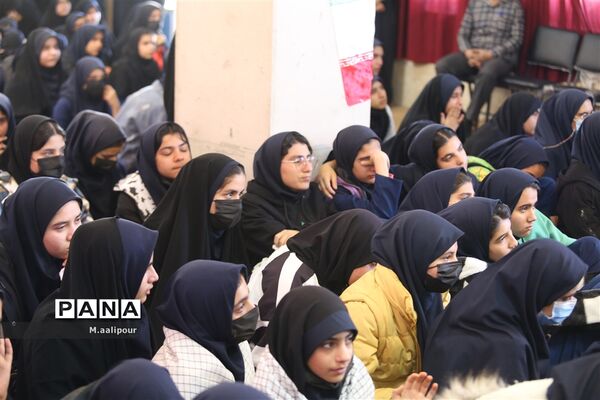 استقبال دانش‌آموزان از شهدای گمنام