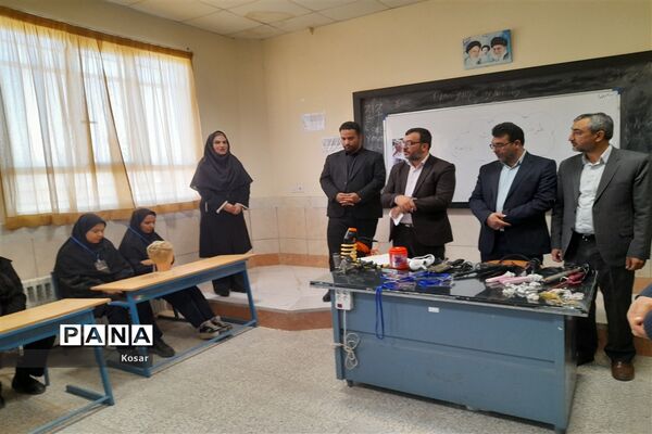 بررسی طرح ایران مهارت توسط مسئولان شهرستان کاشمر در آموزشگاه  حضرت زینب (س)